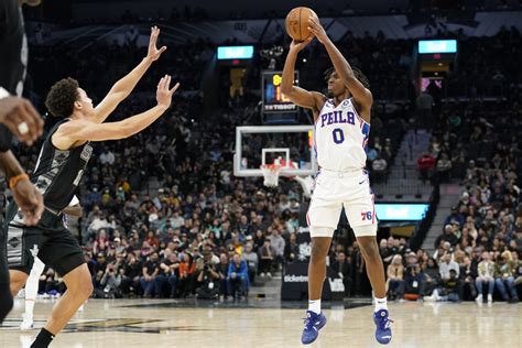 tyrese maxey vs spurs
